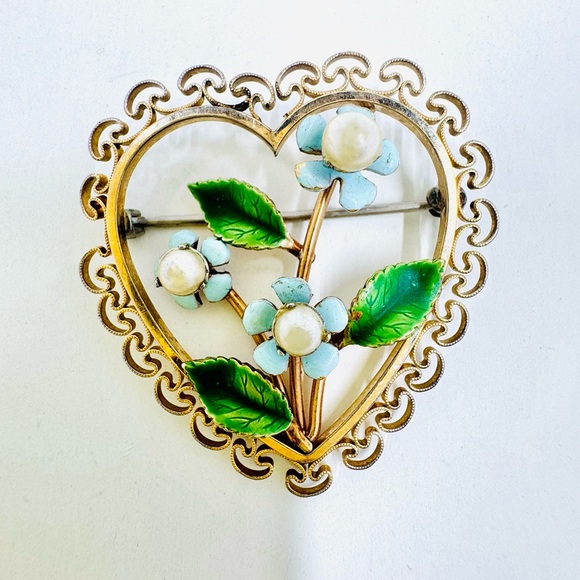 krementz Accessories - 1980's Rare Vintage Krementz Filigree Brooch Gold Heart Brooch with Blue Flowers